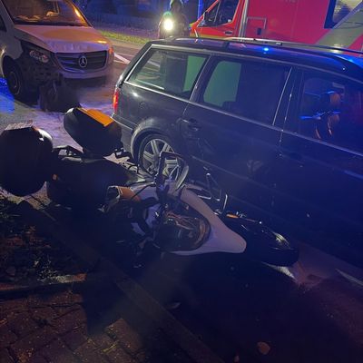 FW-Velbert: Verkehrsunfall auf der Friedrich-Ebert-Straße