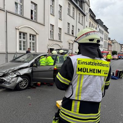 FW-MH: Arbeitsreicher Samstagnachmittag bei der Feuerwehr Mülheim an der Ruhr