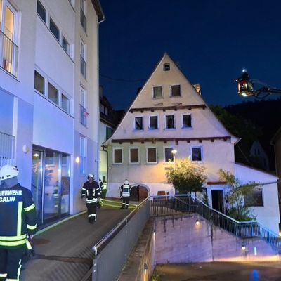 KFV-CW: Brand in Calwer Innenstadt endet glimpflich / Mehrere Feuerstellen in leerstehendem Haus
