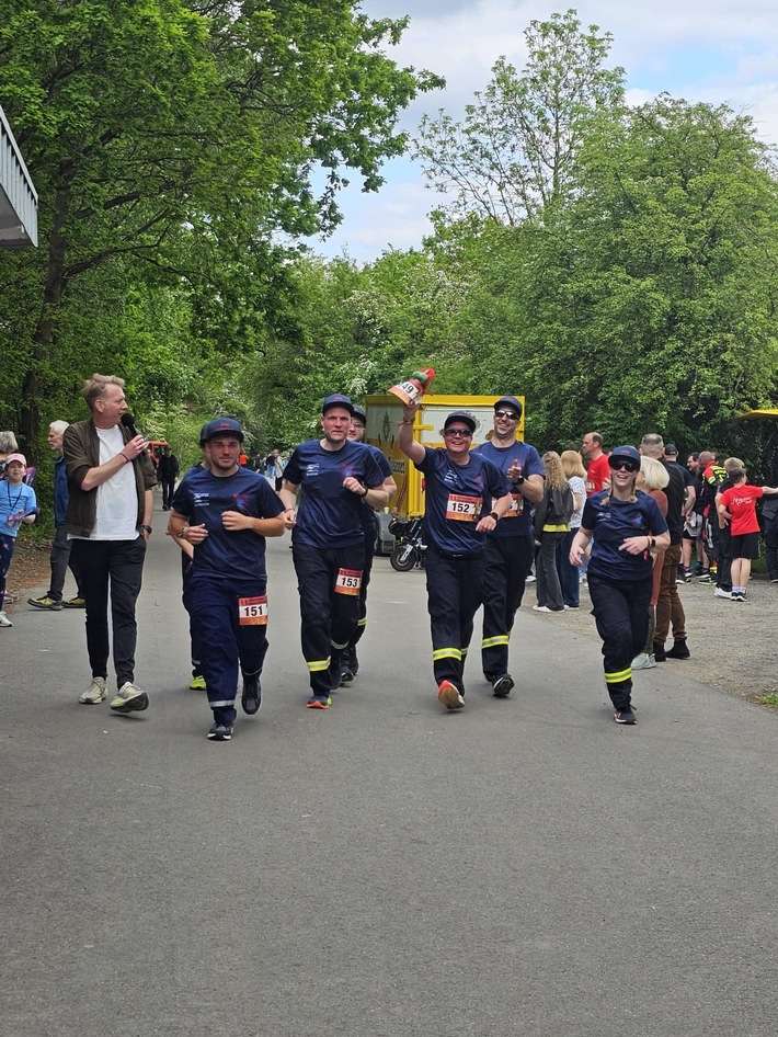 FW Beverungen: Löschgruppe Dalhausen erfolgreich beim 11. HXFireRun vertreten / Teamgeist auch neben dem Einsatzdienst