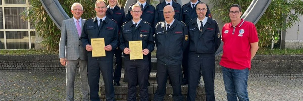 FW-PL: Fünf Feuerwehrangehörige ausgezeichnet