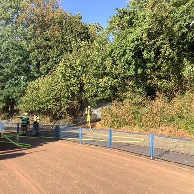 FW-GE: Vegetationsbrand im Bereich der Sportanlage Schürenkamp in Gelsenkirchen