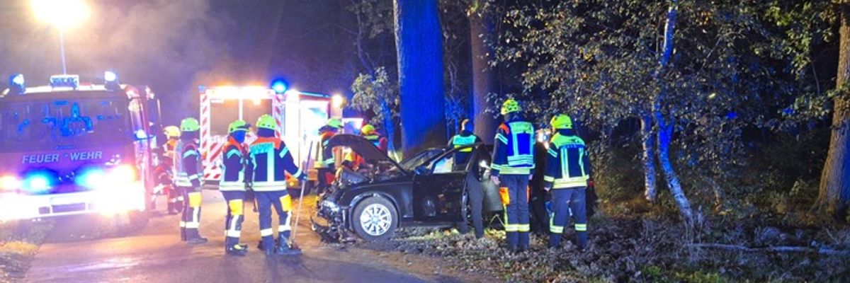 FW-ROW: Schwerer Verkehrsunfall in Ahausen - drei Verletzte