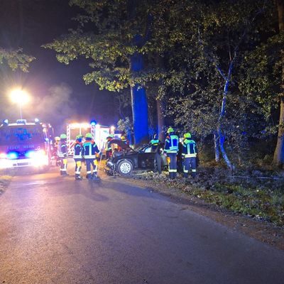 FW-ROW: Schwerer Verkehrsunfall in Ahausen - drei Verletzte