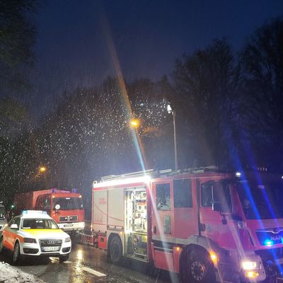 FW-RS: Feuerwehr Remscheid sichert Hangrutsch an der Remscheider Straße