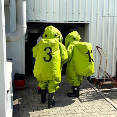 FW-Velbert: Feuerwehr Velbert übt Gefahrguteinsatz