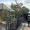 FW-AUR: Gebüschfeuer greift auf Unterstand über