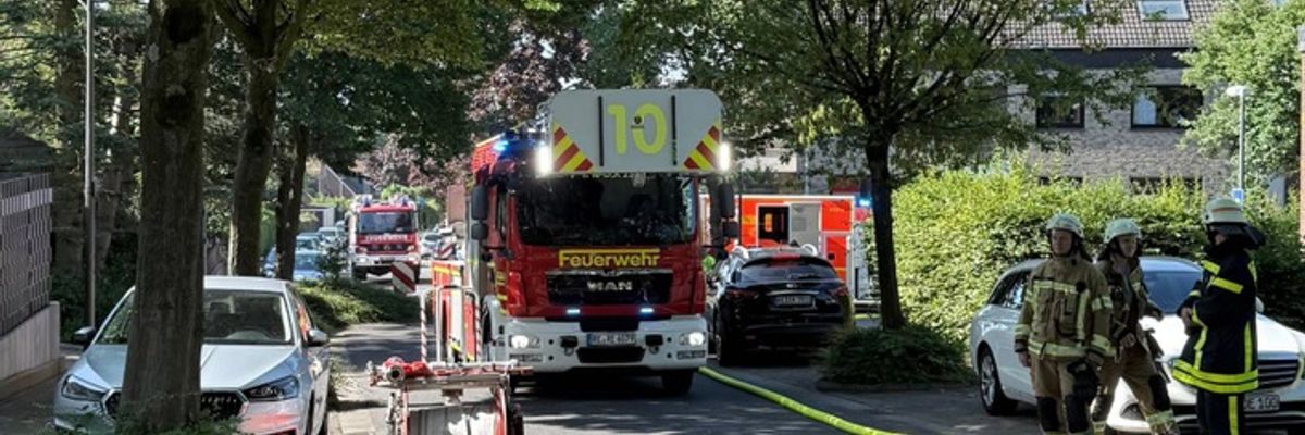FW-RE: Kellerbrand in Recklinghausen-Ost - Keine Verletzten, zwei Personen vorsorglich ins Krankenhaus gebracht