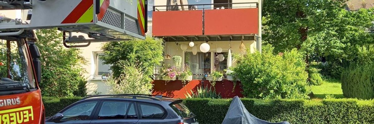 FW-EN: Vermutlich Fettbrand in Wohnung - Rauchmelder schlagen Alarm - Bewohnerin bleibt unverletzt