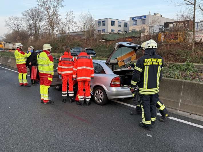 FW-MH: FW-MH: Verkehrsunfall auf der Autobahn A40