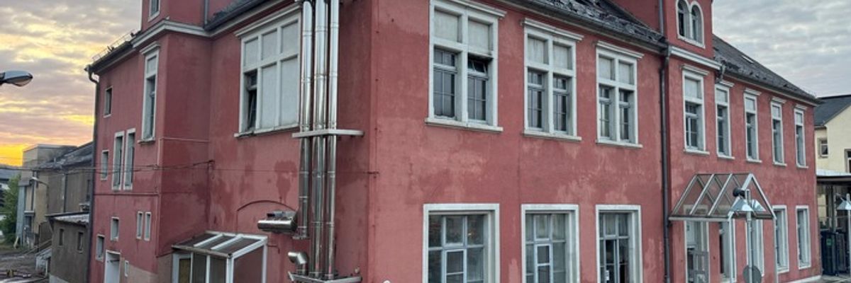 FW Dresden: Großbrand in der ehemaligen Staatsoperette - Einsatz erfolgreich beendet