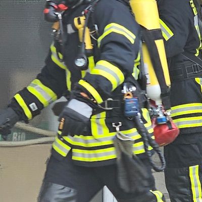FW Königswinter: Feuer in Elektroverteilerkasten verursacht Sachschaden an Wohnhaus