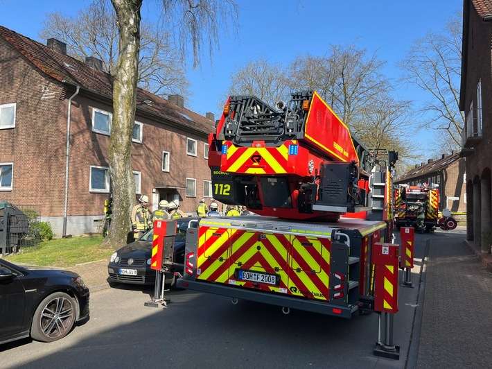 FW Bocholt: Feuer im Keller eines Mehrfamilienhauses