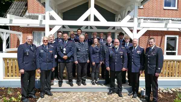 FW Südheide: Sommerfest der Freiwilligen Feuerwehr Beckedorf Bernd Kleisinger und Christoph Eggers für 40-jährige Mitgliedschaft in der Freiwilligen Feuerwehr geehrt