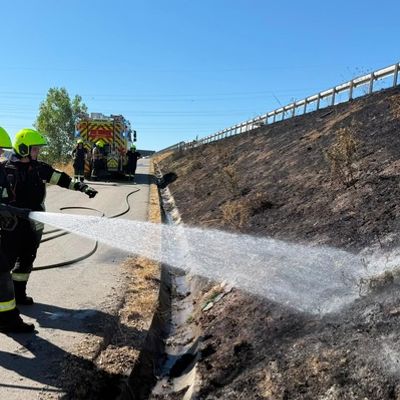 Feuerwehr MTK: Vegetationsbrände beschäftigen Feuerwehren in Hattersheim auch am Donnerstag