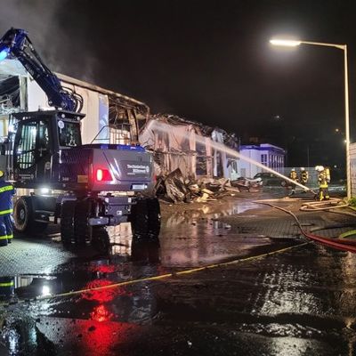 FW-OE: Vollbrand eines Handwerksbetriebs in Lennestadt-Altenhundem