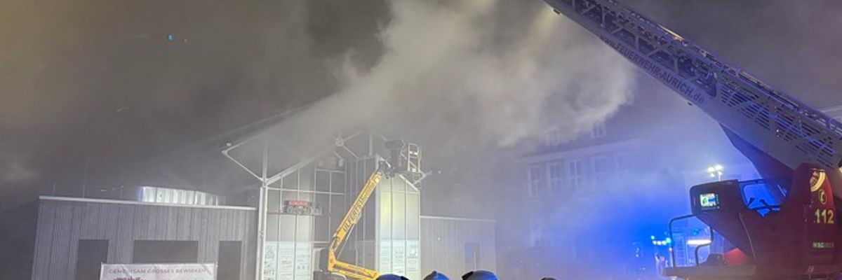 FW-AUR: Gastronomie-Küche wird Raub der Flammen