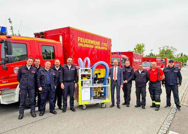KFV Bodenseekreis: Hochwasserschutz: Landkreis übergibt Pumpenausrüstung an Feuerwehren