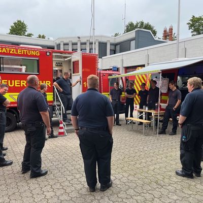 FW-Heiligenhaus: Feuerwehreinheiten absolvieren gemeinsame Einsatzübung