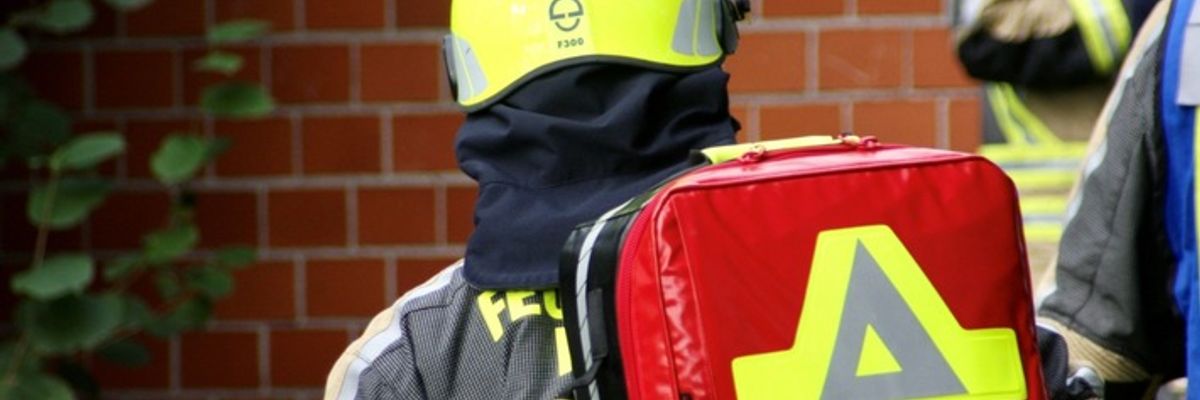 FW Hünxe: Sturmschaden und medizinischer Notfall auf der BAB 3