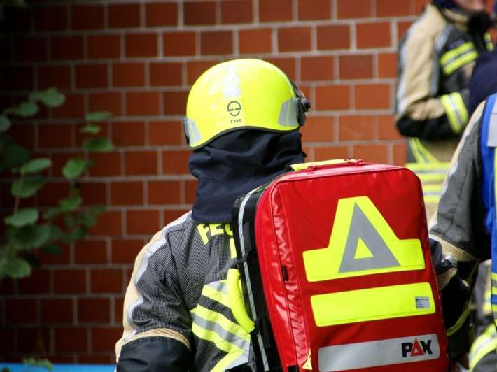 FW Hünxe: Sturmschaden und medizinischer Notfall auf der BAB 3