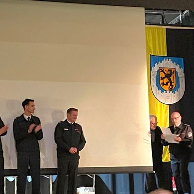 FW Bergheim: Beförderungen und Ehrungen bei der Jahreshauptversammlung der Feuerwehr Bergheim