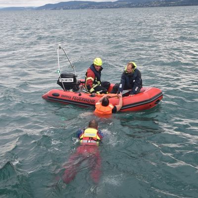 FW Konstanz: Übung auf dem Bodensee - Brand auf einem Fahrgastschiff