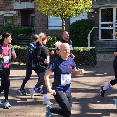 FW Dinslaken: Feuerwehr Dinslaken beim Stadtwerke Energy Run 2025