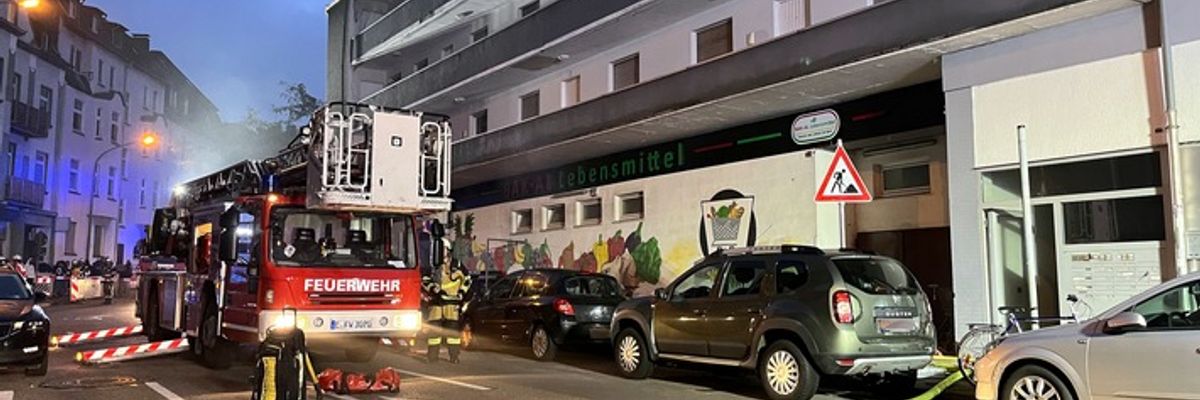 FW-E: Kellerbrand in Frohnhausen - 39 Personen mit Drehleitern gerettet