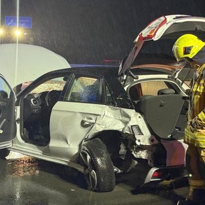 FW Ratingen: Verkehrsunfall auf der BAB 52 nach Starkregen