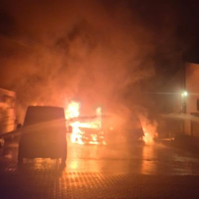 FW-OB: Brand mehrerer Fahrzeuge in Lirich-Nord