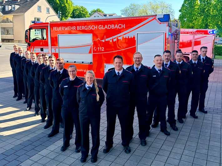 FW-GL: Abschluss des Grundausbildungslehrgangs "B1 2/2024" - Neue Einsatzkräfte für die Feuerwehr Bergisch Gladbach