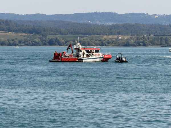 FW Konstanz: Bootsbrand bei der Insel Mainau