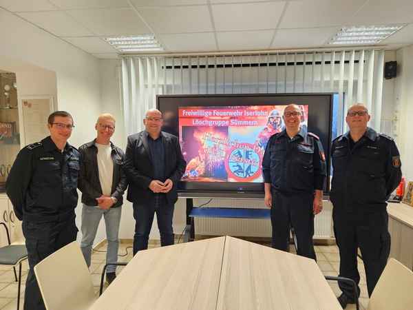 FW-MK: Digitale Zukunft für die Feuerwehr: Förderverein der Löschgruppe Sümmern rüstet mit neuem Medienboard auf