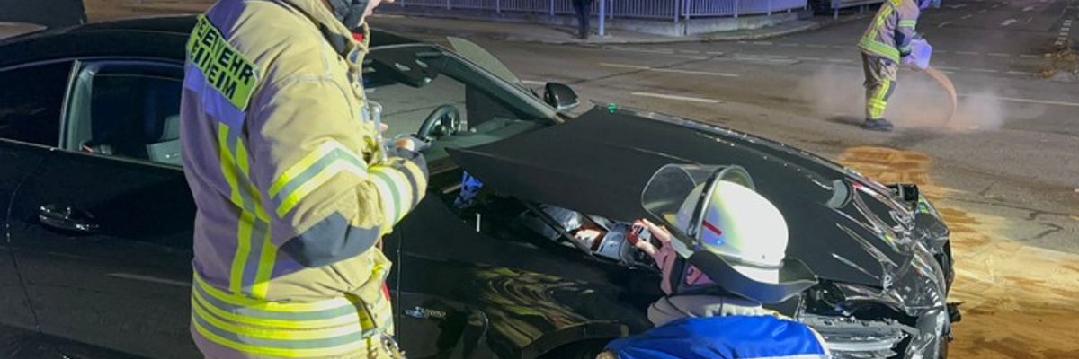 FW Weinheim: Verkehrsunfall am Abend auf der Mannheimer Straße