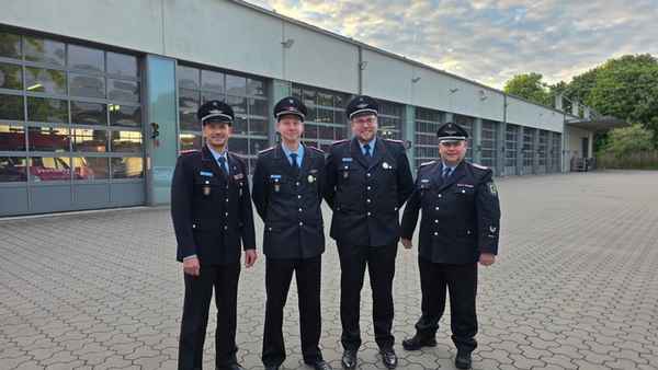 FW Celle: Ehrungen bei der Feuerwehr Celle
