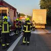 FW Bergheim: LKW brennt auf Autobahn 61 Heißgelaufene Bremse an LKW-Anhänger - Einspurige Sperrung