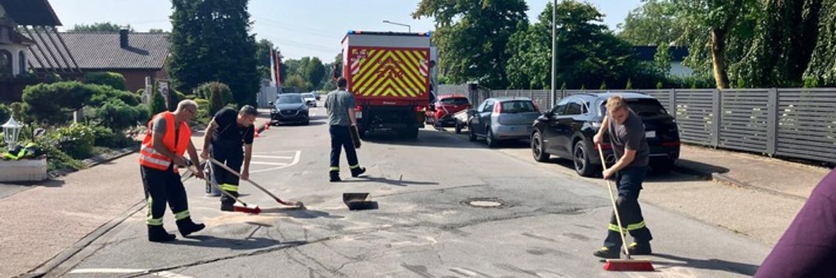 FW-Schermbeck: Ölfleck auf Fahrbahn