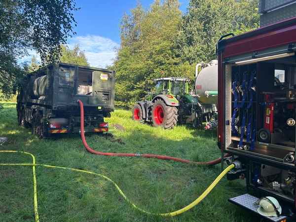 FW-ROW: Schwellbrand auf Truppenübungsplatz - Feuerwehren verhindern Ausbreitung