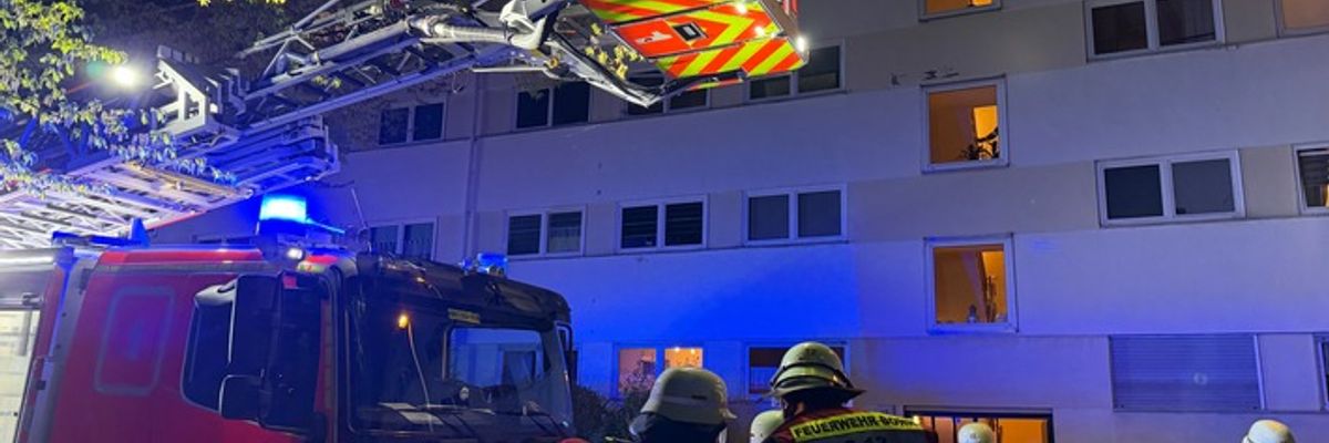 FW-BN: Zimmerbrand in Bonn-Tannenbusch - keine Verletzen.