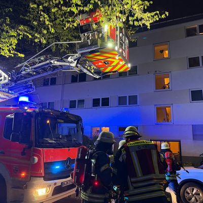 FW-BN: Zimmerbrand in Bonn-Tannenbusch - keine Verletzen.