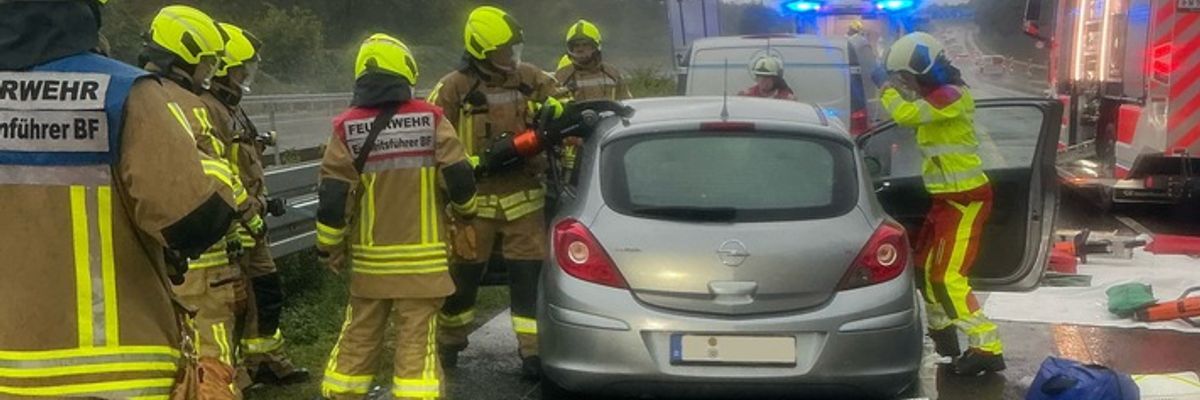 FW-BOT: Verkehrsunfall auf der A42 - eine Person verletzt