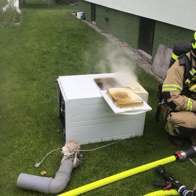 FW Paderborn: Gemeldeter Kellerbrand im Bayernweg (Paderborn-Stadtheide)