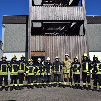 FW Burscheid: Feuerwehren beenden gemeinsamen Lehrgang - neue Retter für Burscheid und Leichlingen