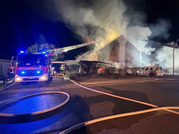 FW-ROW: Großbrand in Zeven: Über 200 Kräfte im Einsatz