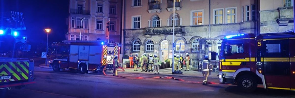 FW Dresden: Rauchentwicklung in einem Pflegeheim - automatische Brandmeldeanlage alarmiert die Feuerwehr