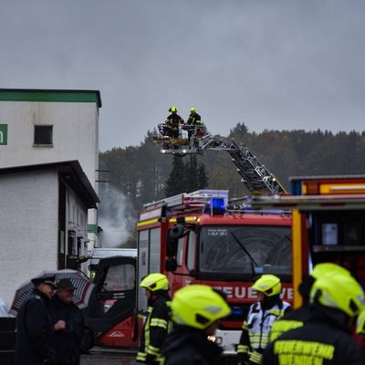 FW Wenden: Jahresabschlussübung der Freiwilligen Feuerwehr der Gemeinde Wenden
