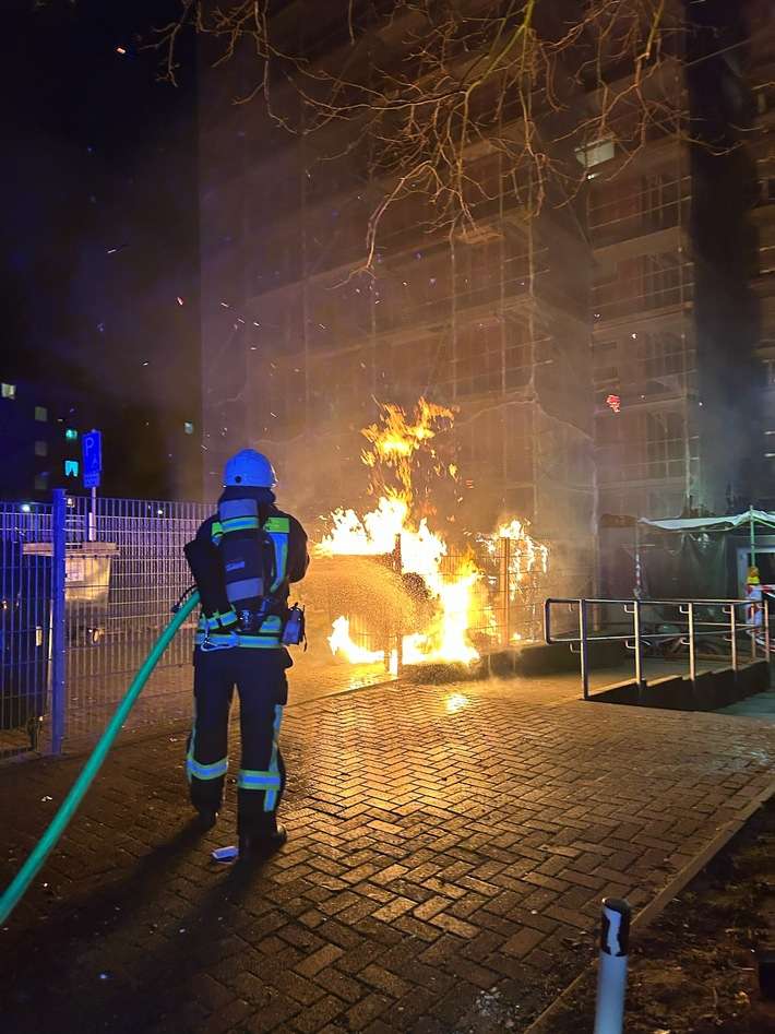 FW-EN: Einsatzlage der Feuerwehr Hattingen in der Silvesternacht 2025/2026