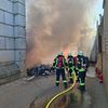 FW-BN: Feuer in Bonner Recyclingbetrieb.