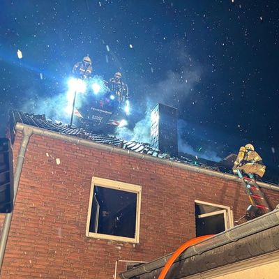 Feuerwehr Goch: Massives Feuer in Mehrfamilienhaus: 70jährige Frau erleidet Rauchgasvergiftung